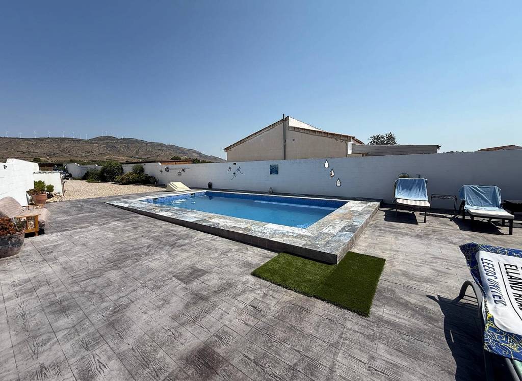 Resale - Villa - Caudete