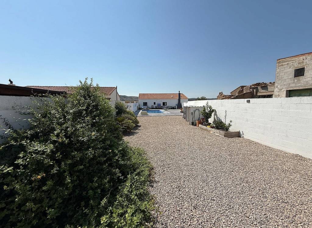 Resale - Villa - Caudete