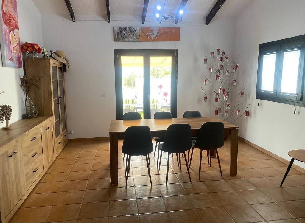 Resale - Villa - Caudete
