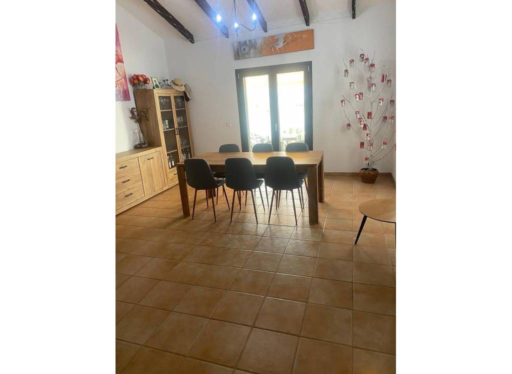 Resale - Villa - Caudete