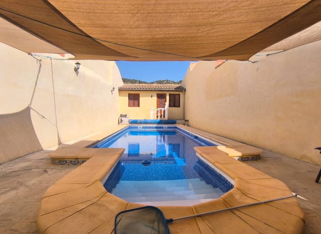 Resale - Villa - Chinorlet