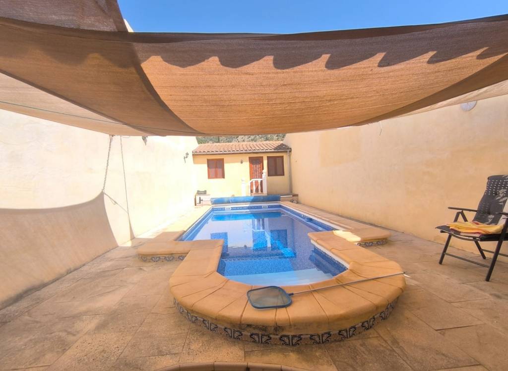 Resale - Villa - Chinorlet