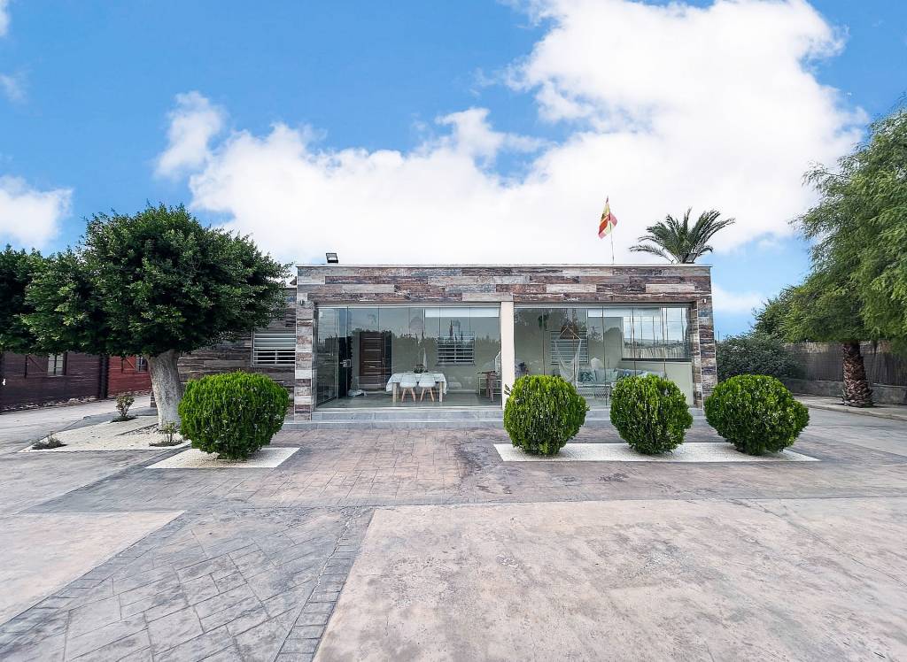 Resale - Villa - Crevillente