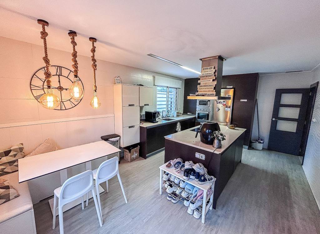 Resale - Villa - Crevillente