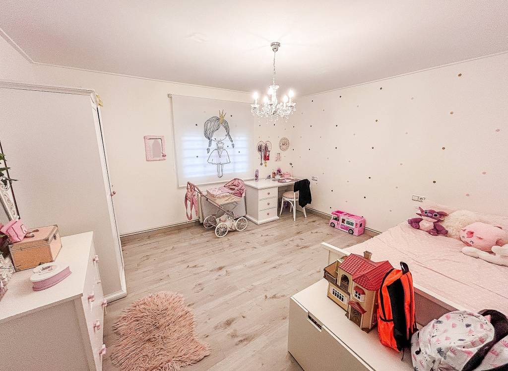 Resale - Villa - Crevillente