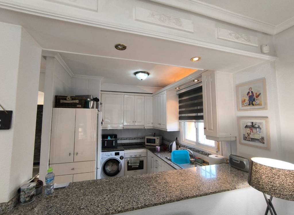 Resale - Villa - El Raso - Urban location