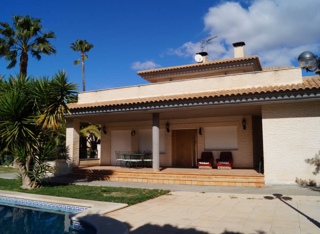 Resale - Villa - Elda - Edge of town