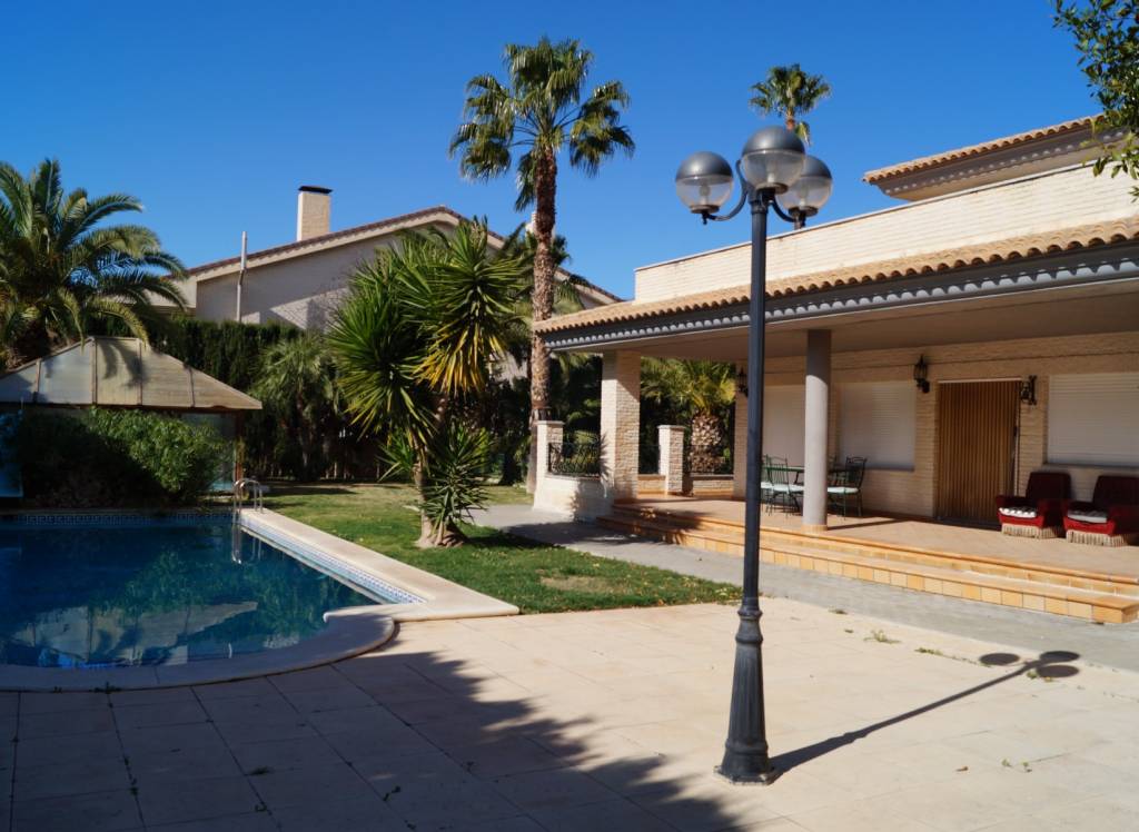 Resale - Villa - Elda - Edge of town