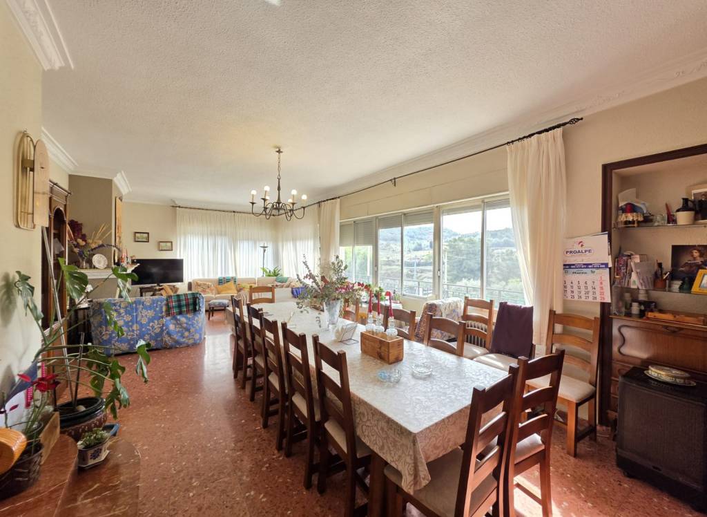 Resale - Villa - Elda - Edge of town