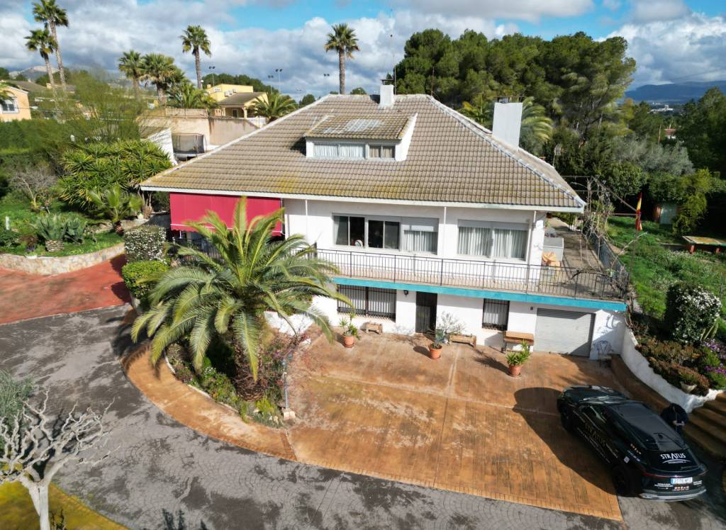 Resale - Villa - Elda - Edge of town