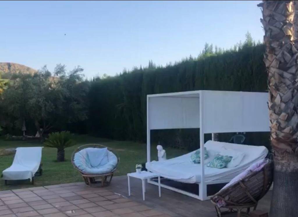 Resale - Villa - Elda - Urban location