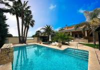 Resale - Villa - Elda