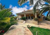 Resale - Villa - Elda