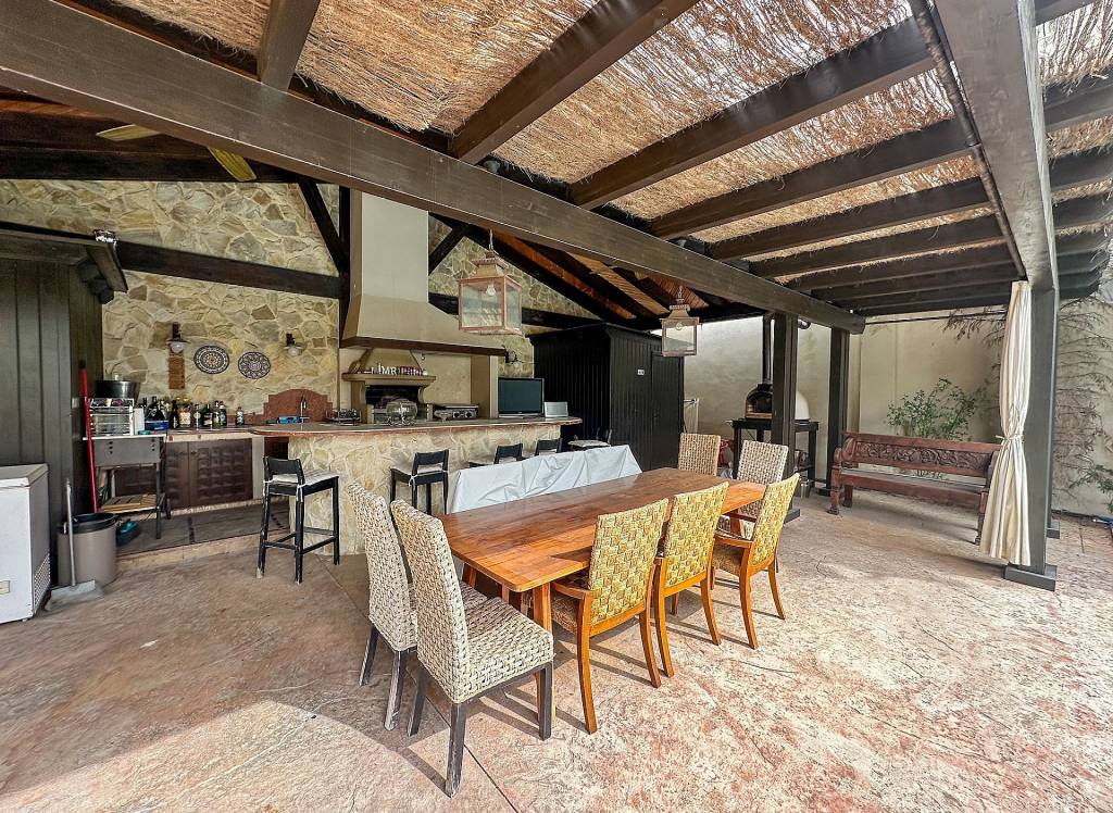 Resale - Villa - Elda