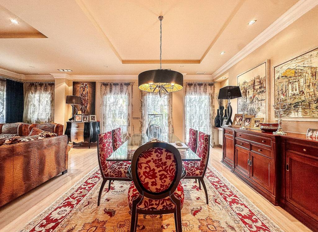 Resale - Villa - Elda