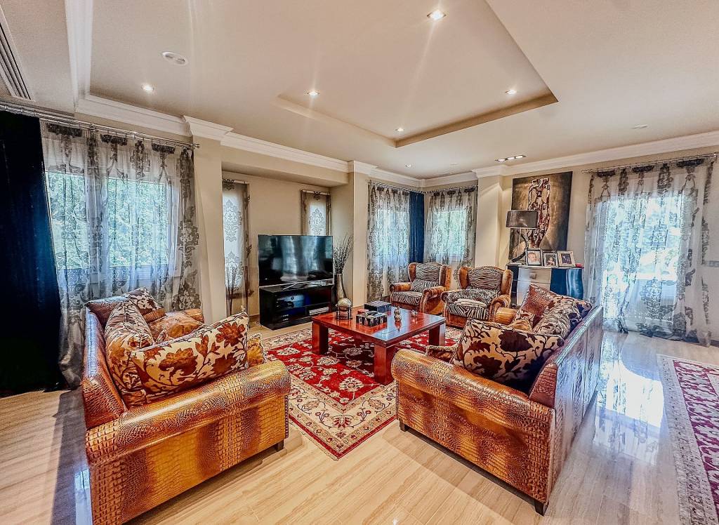 Resale - Villa - Elda