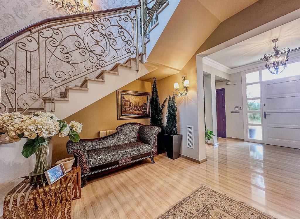 Resale - Villa - Elda