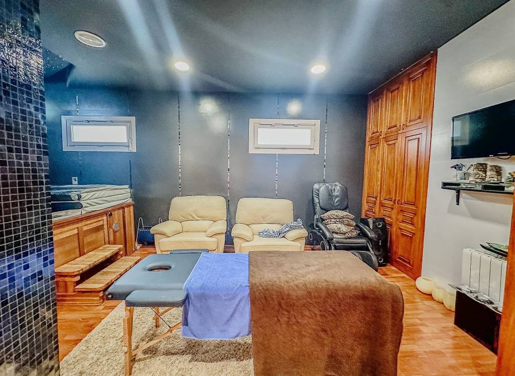 Resale - Villa - Elda