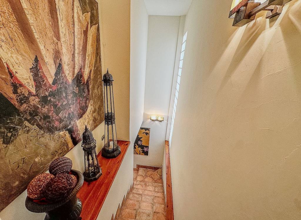 Resale - Villa - Elda