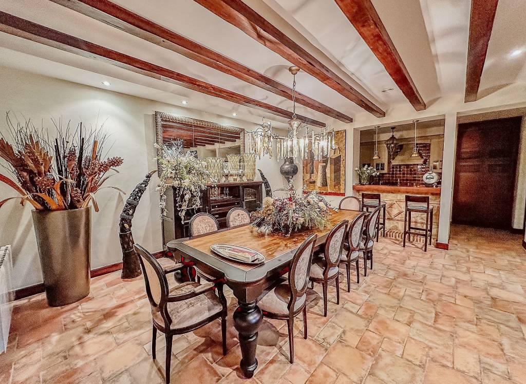 Resale - Villa - Elda