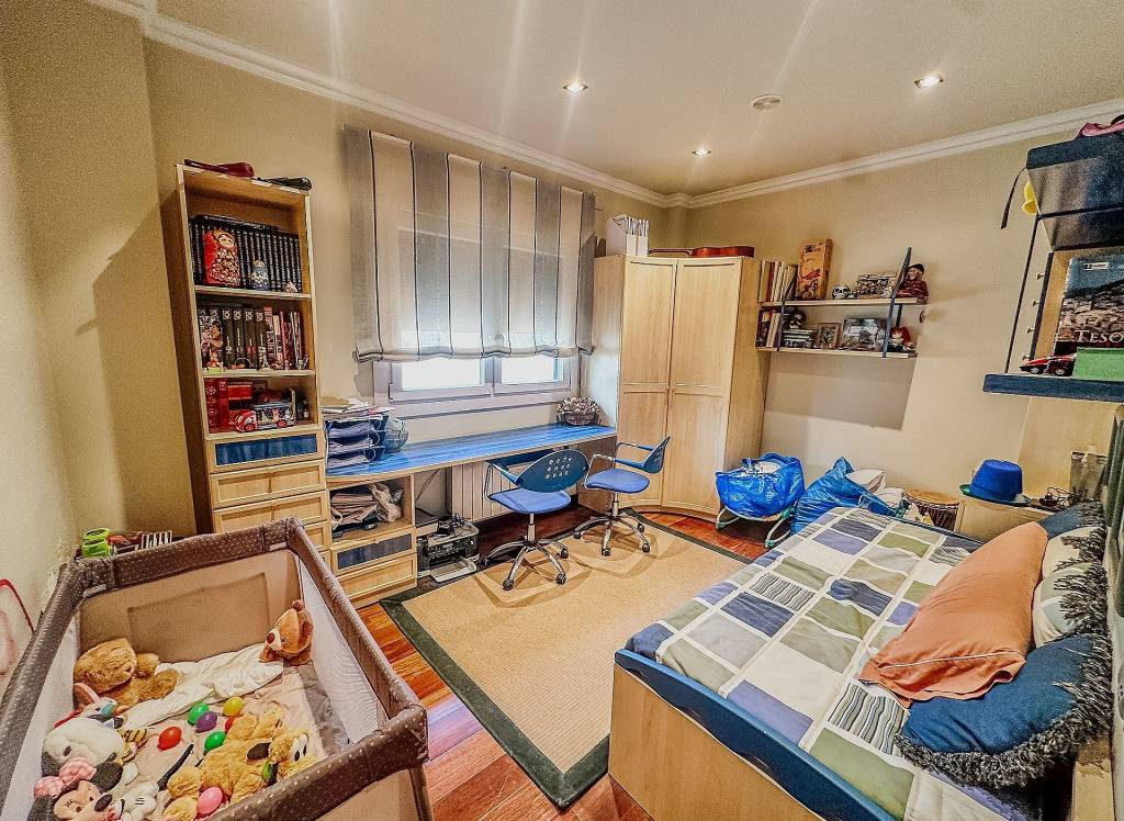 Resale - Villa - Elda