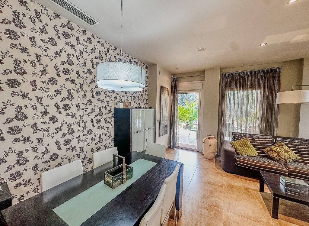 Resale - Villa - Elda