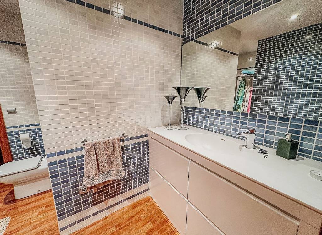 Resale - Villa - Elda