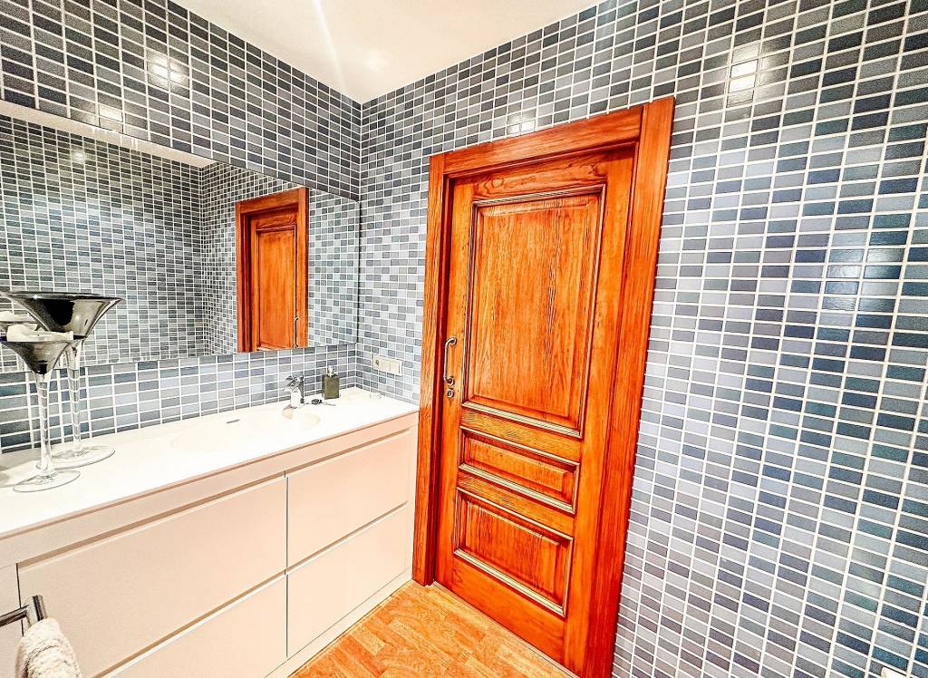 Resale - Villa - Elda