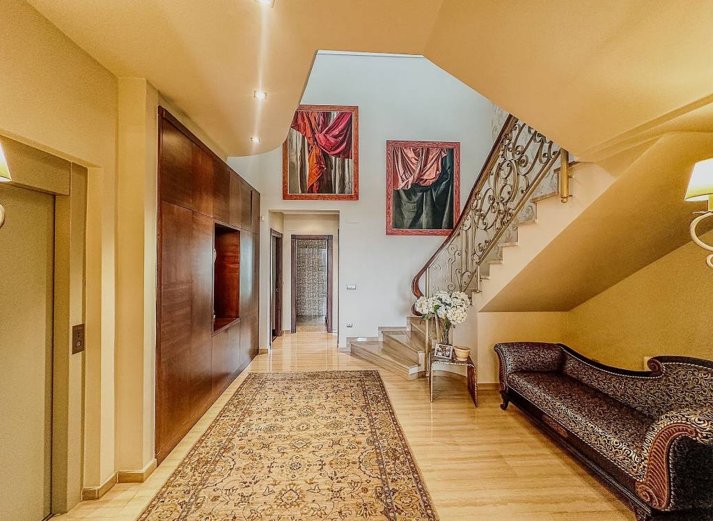 Resale - Villa - Elda