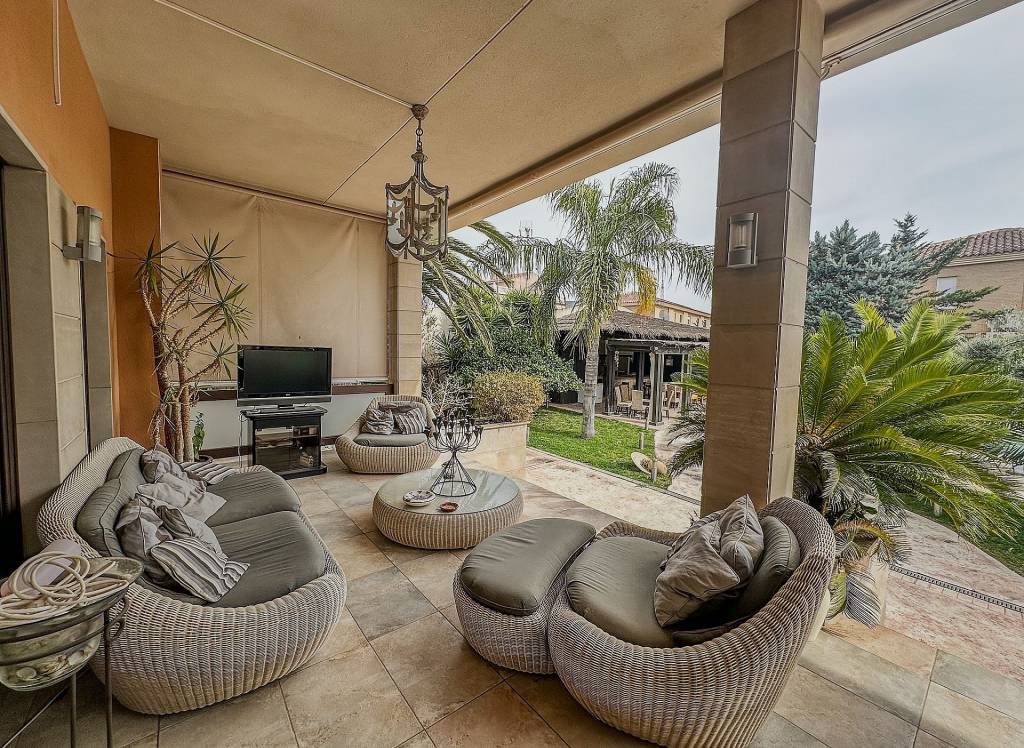 Resale - Villa - Elda