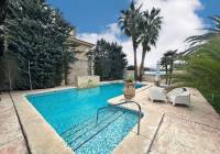 Resale - Villa - Elda