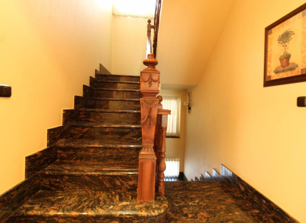 Resale - Villa - Elda