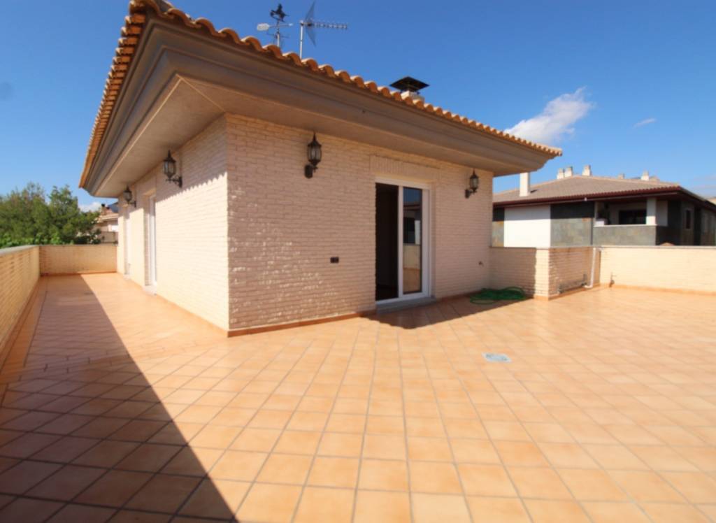 Resale - Villa - Elda