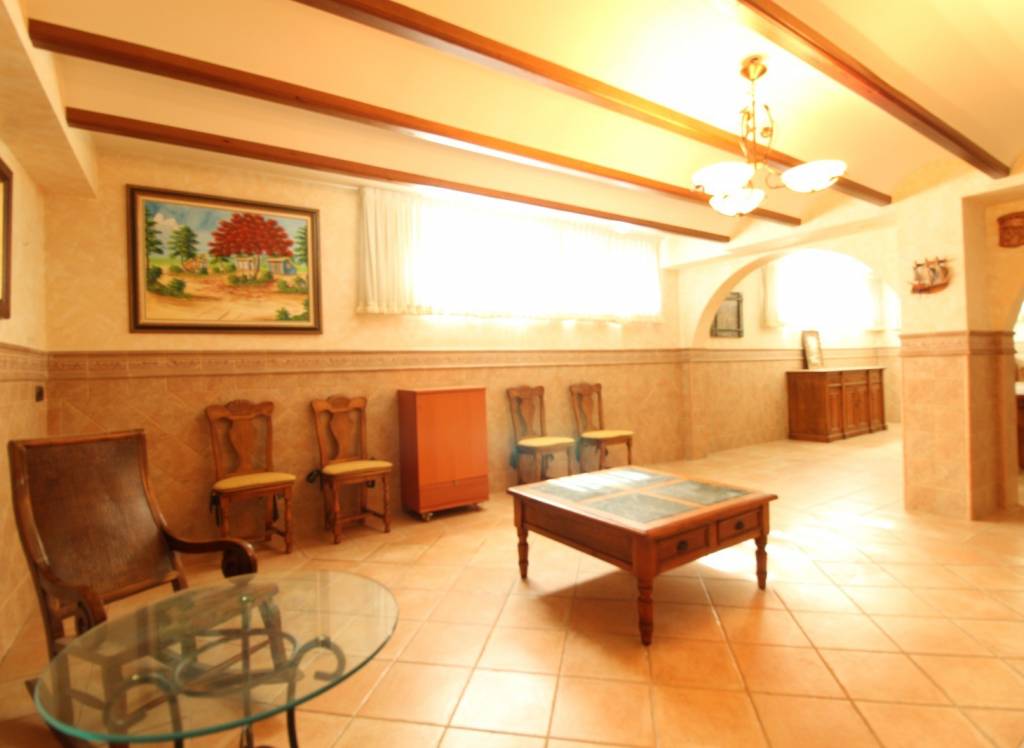 Resale - Villa - Elda