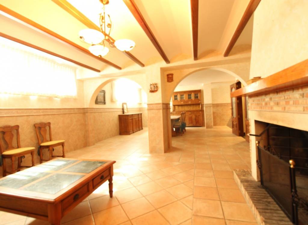 Resale - Villa - Elda