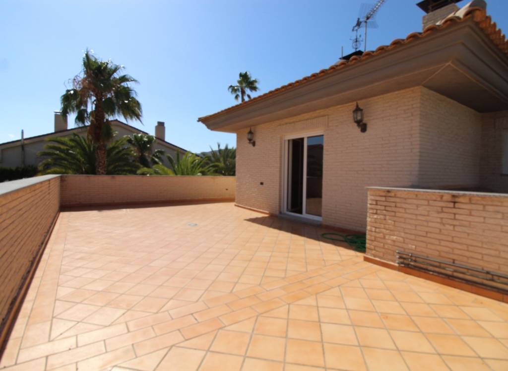 Resale - Villa - Elda