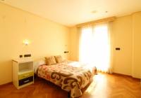 Resale - Villa - Elda