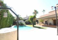 Resale - Villa - Elda