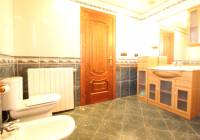 Resale - Villa - Elda