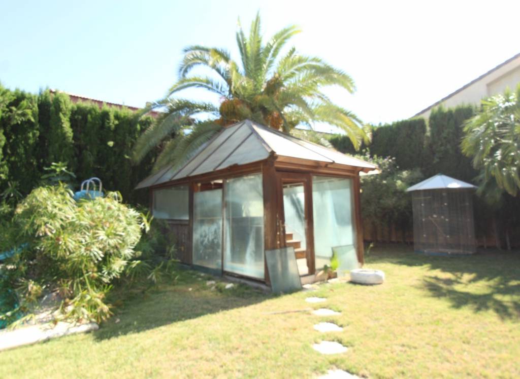 Resale - Villa - Elda