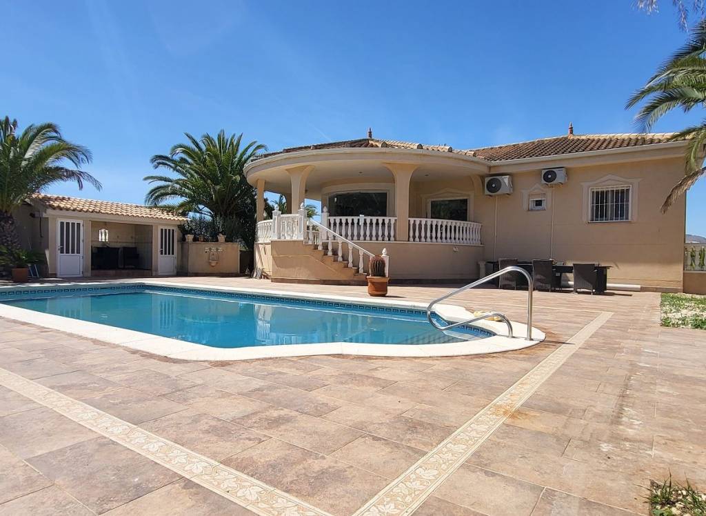 Resale - Villa - Hondón de las Nieves