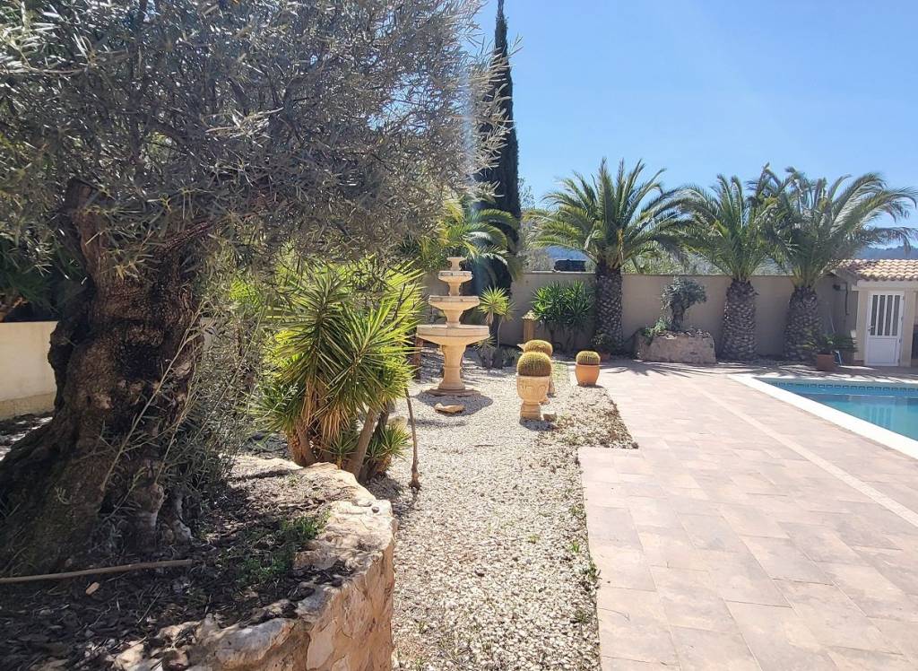 Resale - Villa - Hondón de las Nieves