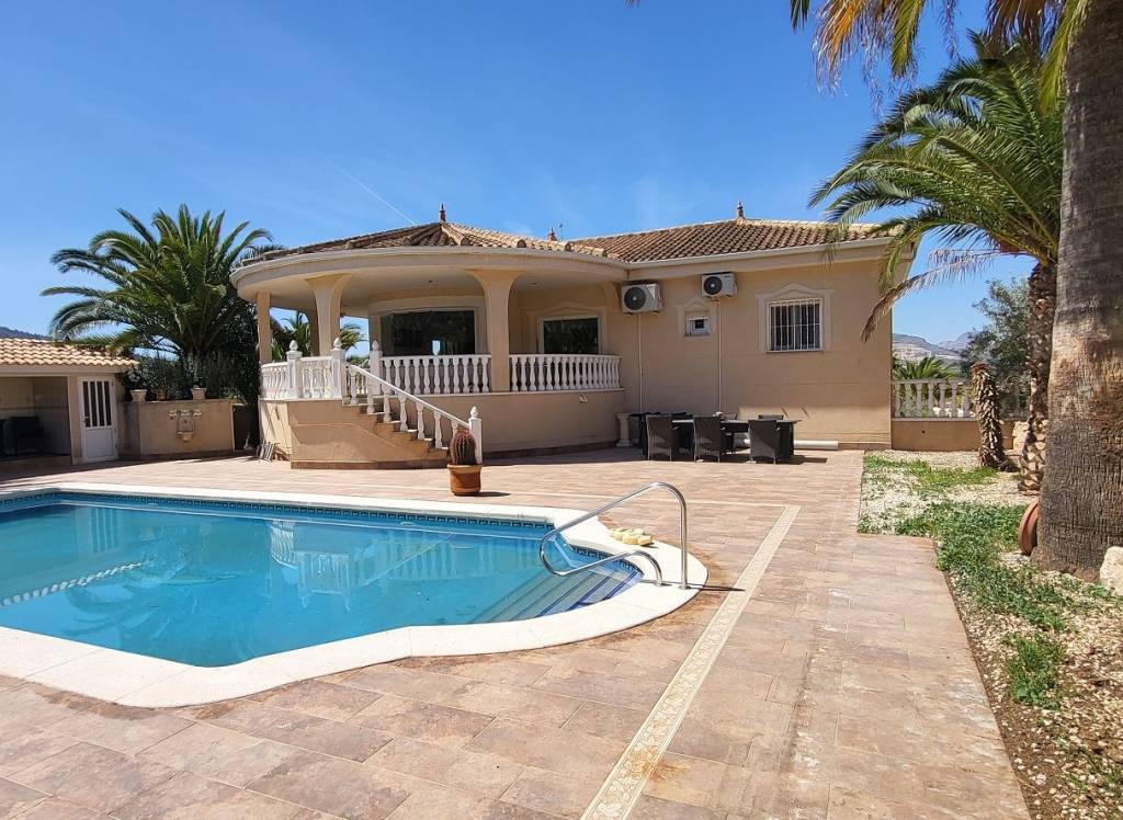 Resale - Villa - Hondón de las Nieves