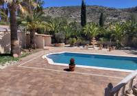 Resale - Villa - Hondón de las Nieves