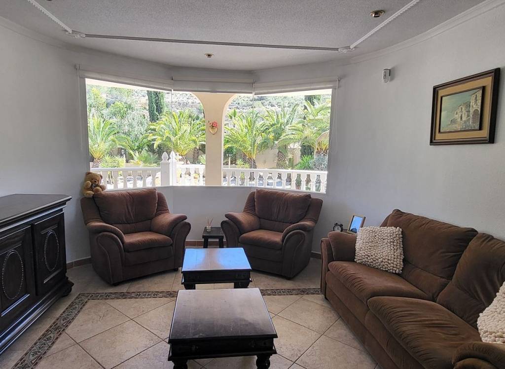 Resale - Villa - Hondón de las Nieves