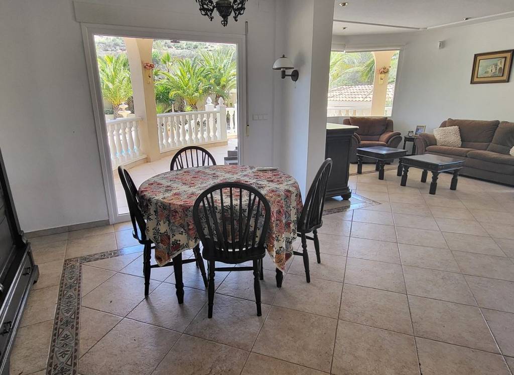 Resale - Villa - Hondón de las Nieves