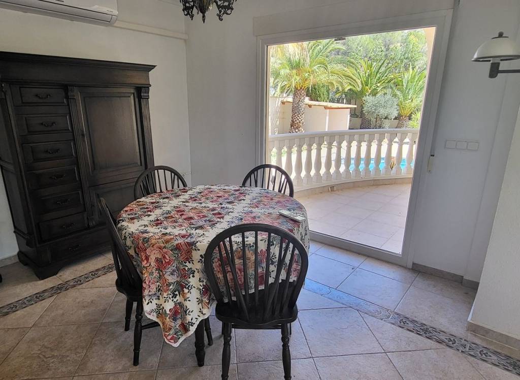 Resale - Villa - Hondón de las Nieves