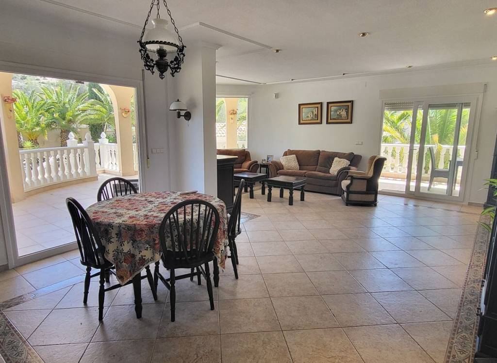 Resale - Villa - Hondón de las Nieves