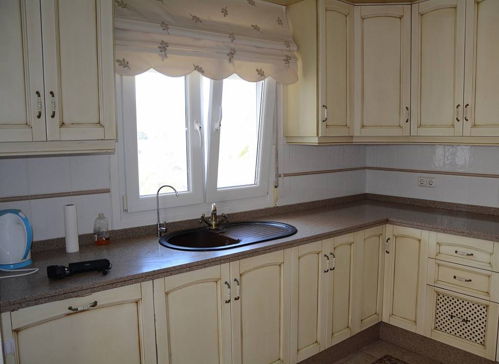 Resale - Villa - Hondón de las Nieves