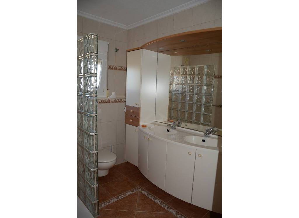 Resale - Villa - Hondón de las Nieves